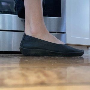 Arcopedico vegan flats women's US 9/ EU 40 slip-on ballet WASHABLE